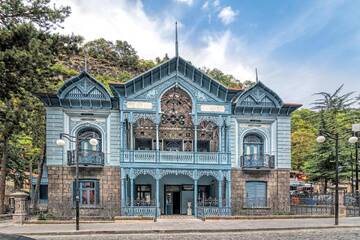 Фотографии Отель Golden Tulip Borjomi г. Боржоми (Грузия) №1 Фото Отель Golden Tulip Borjomi г. Боржоми 1