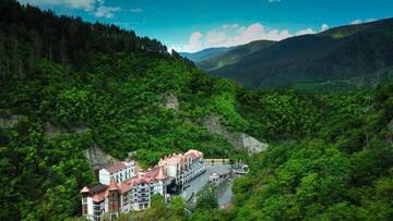 Фотографии Отель Crowne Plaza - Borjomi г. Боржоми (Грузия) №1 Фото Отель Crowne Plaza - Borjomi г. Боржоми 1