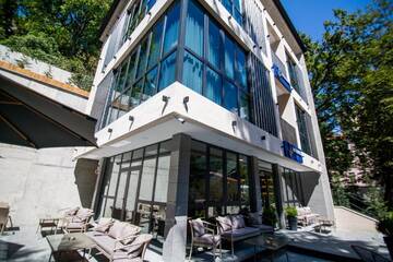Фотографии Отель Rustaveli Borjomi Hotel г. Боржоми (Грузия) №2 Фото Отель Rustaveli Borjomi Hotel г. Боржоми 2