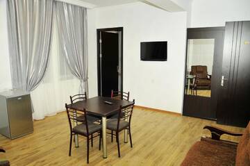 Фото номера Люкс с 1 спальней и диваном-кроватью Отель Alma-Ata Hotel г. Боржоми 7