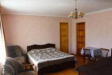 Фото номера Семейный номер с балконом Гостевой дом Guest House on Meskheti г. Боржоми 4