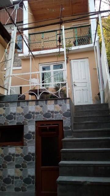 Фото номера Четырехместный номер &quot;Комфорт&quot; Отели типа «постель и завтрак» Guest House Khatuna г. Боржоми 55