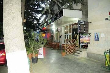 Фото номера Четырехместный номер &quot;Комфорт&quot; Отели типа «постель и завтрак» Guest House Khatuna г. Боржоми 10