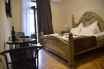 Фото номера Двухместный номер с 1 кроватью и видом на горы Отель Hotel Victoria г. Боржоми 5