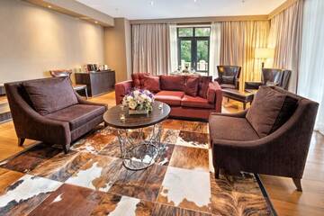 Фото номера Представительский люкс - Для некурящих Отель Crowne Plaza - Borjomi г. Боржоми 3