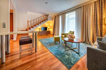 Фото номера Люкс - Для некурящих Отель Crowne Plaza - Borjomi г. Боржоми 5