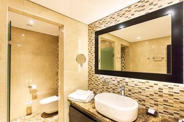 Фото номера Номер Делюкс Отель Crowne Plaza - Borjomi г. Боржоми 3