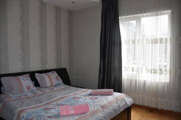 Фото номера Трехместный номер с видом на город Гостевой дом Guesthouse Natalia г. Боржоми 4