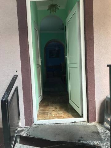 Фото номера Трехместный номер с видом на горы Гостевой дом Guest House Nua г. Боржоми 3
