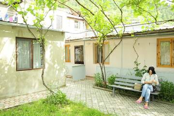 Фото номера Четырехместный номер с душем Гостевой дом Guest House Fridon г. Боржоми 2