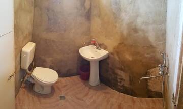 Фото номера Семейный номер с душем Гостевой дом Guest House SALOME г. Боржоми 4