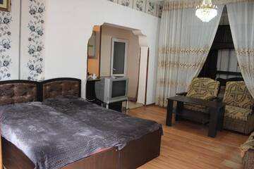 Фото номера Семейный номер-студио Гостевой дом Ella Guesthouse г. Боржоми 8