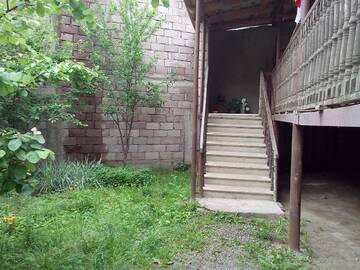 Фото номера Трехместный номер с балконом Гостевой дом Guesthouse Megi on Robaqidze 6 г. Боржоми 12