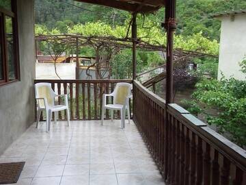 Фото номера Трехместный номер с балконом Гостевой дом Guesthouse Megi on Robaqidze 6 г. Боржоми 24