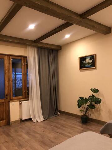 Фото номера Семейный двухместный номер с 1 кроватью Гостевой дом GUEST HOUSE BORJOMI VERDE г. Боржоми 2