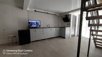 Фото номера Стандартный трехместный номер Гостевой дом veronika г. Боржоми 25