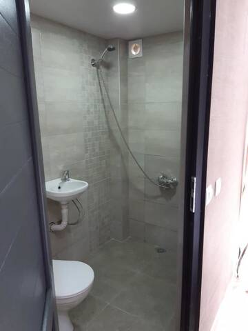 Фото номера Стандартный трехместный номер Гостевой дом veronika г. Боржоми 7