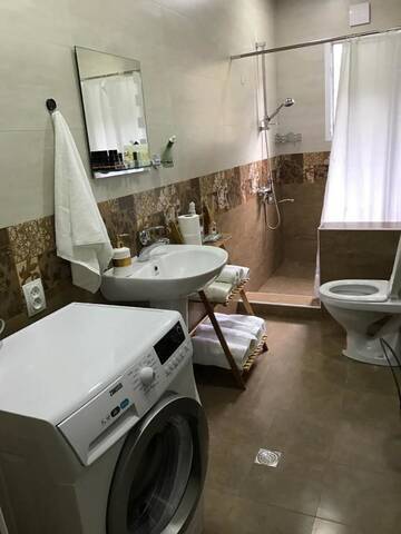Фото номера Дом с 2 спальнями Дома для отпуска Hillside Orbeliani Residence г. Боржоми 43