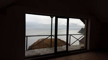 Фото номера Трехместный номер с видом на озеро Гостевой дом Lake Tabatskuri г. Боржоми 7